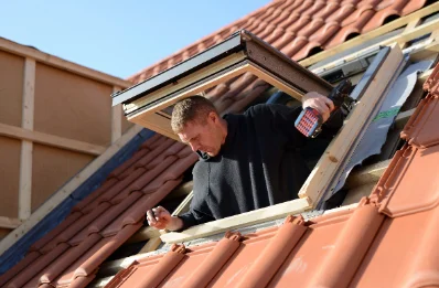 Pose de fenêtres de toit Velux à Sabarros